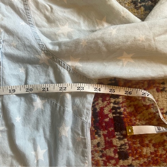 Country store  Light Blue Star Patterned Button-Up Shirt 1X - Picture 3 of 6